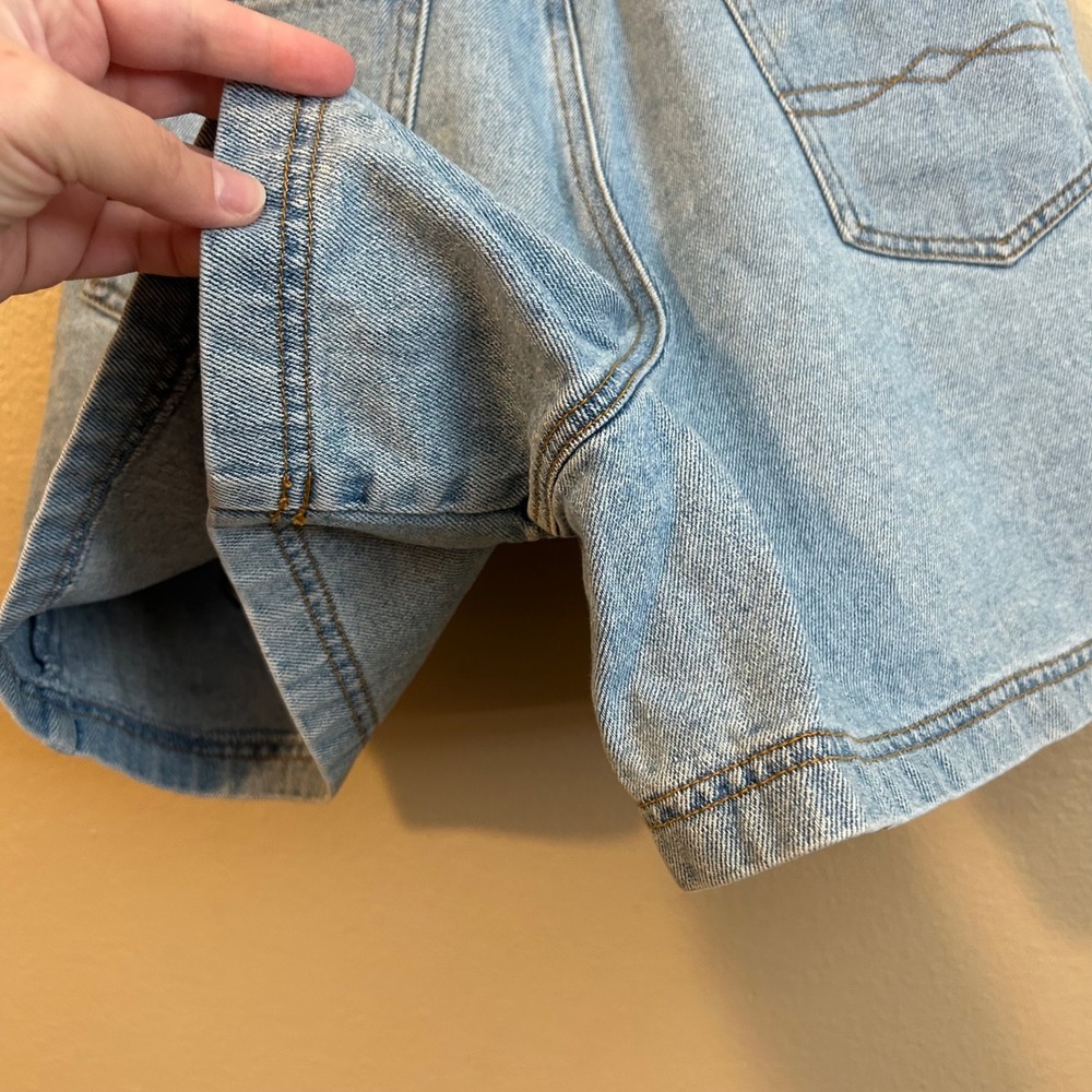 Vintage High Waisted Original Tigger Patch Demin Rivet Shorts - Mickey Inc. - Picture 13 of 17